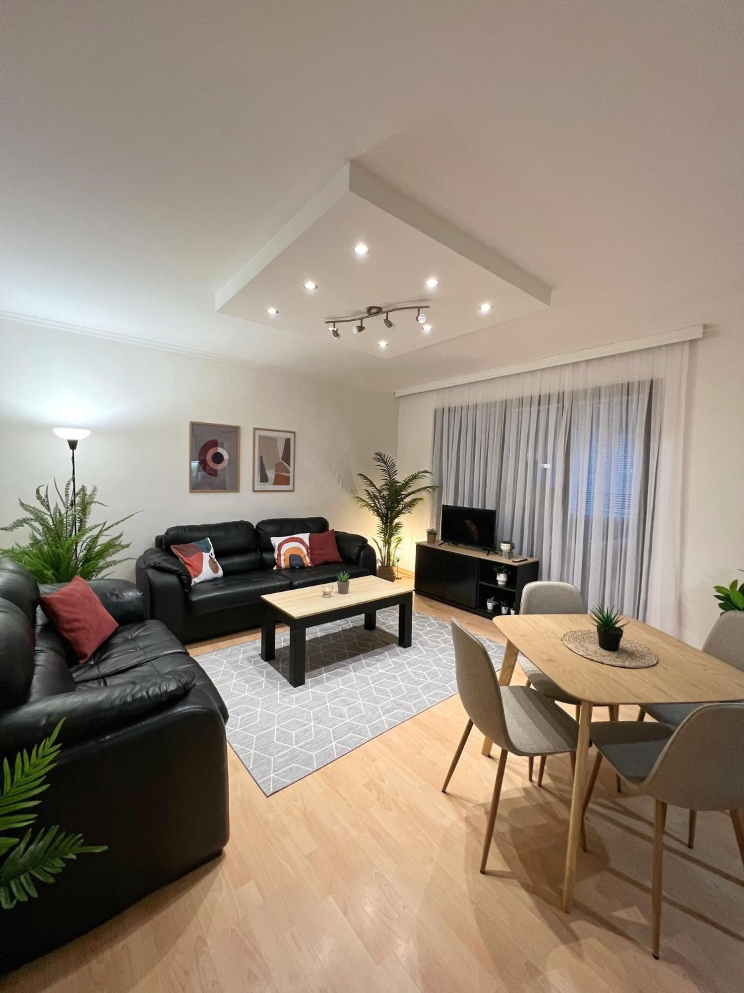 סקופיה Charming 2 Bedroom Apartment מראה חיצוני תמונה